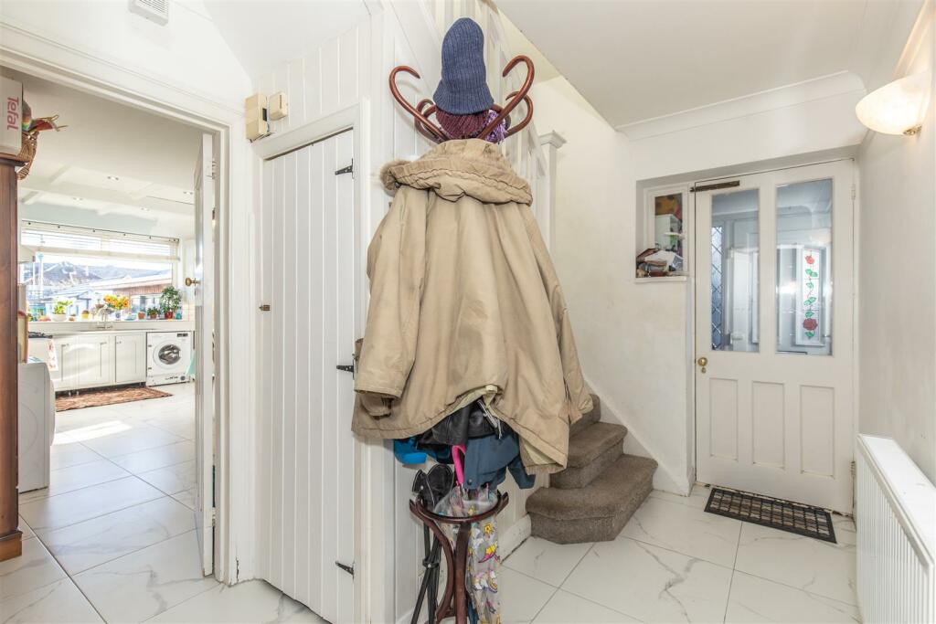 2 Balcombe Avenue13.jpg