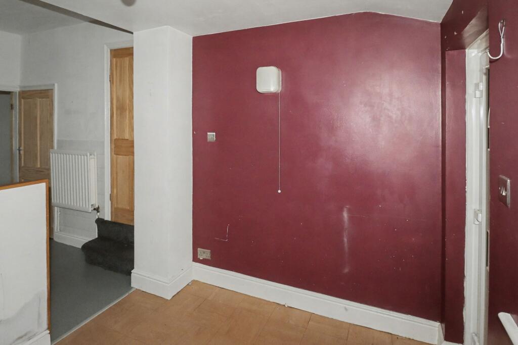 35 Mona Street, Slaithwaite, Huddersfield, West Yorkshire, HD7 5EJ