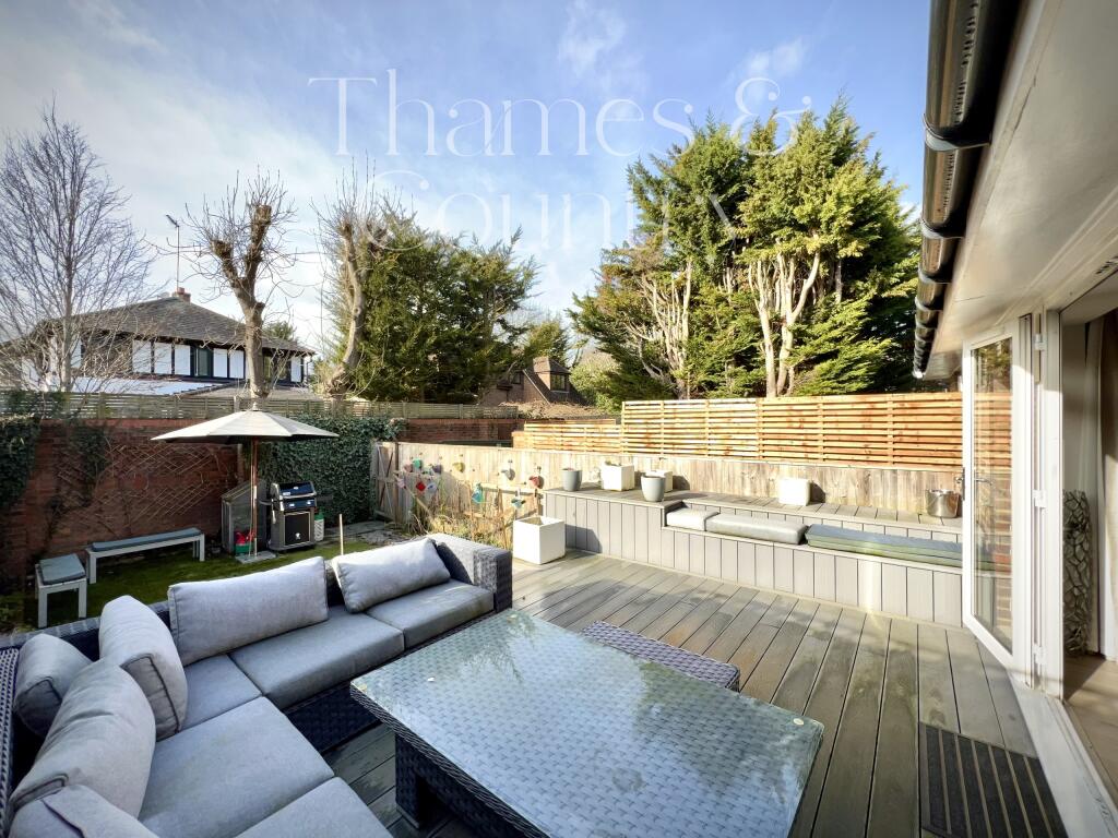 Back garden deck &amp; Seating area