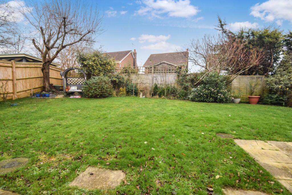 7 dallaway drive rear garden enhanced.jpg