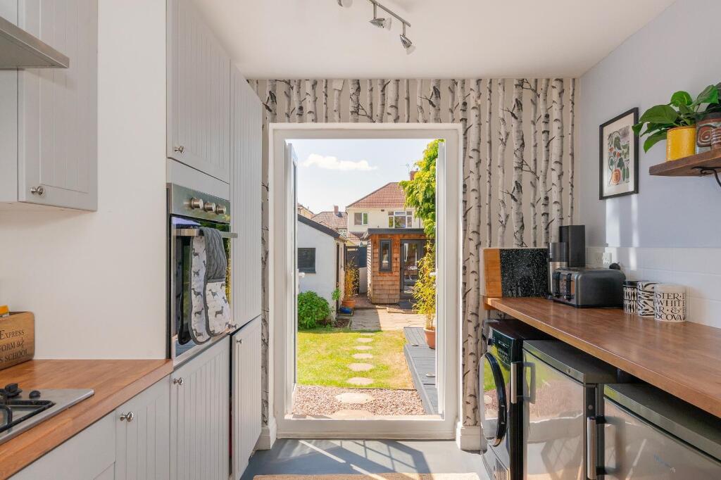 4S4RKE - Kitchen A.jpg