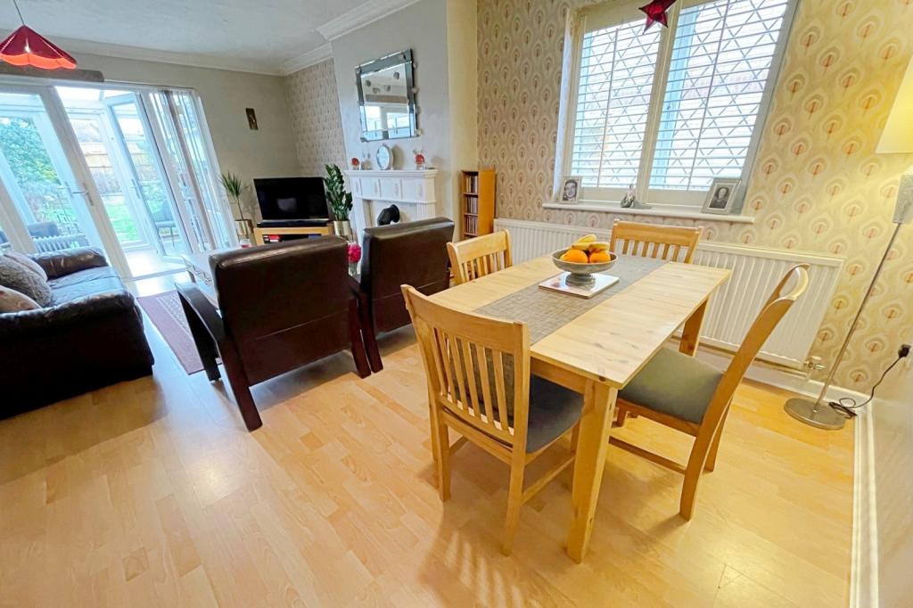 4- Dining Area