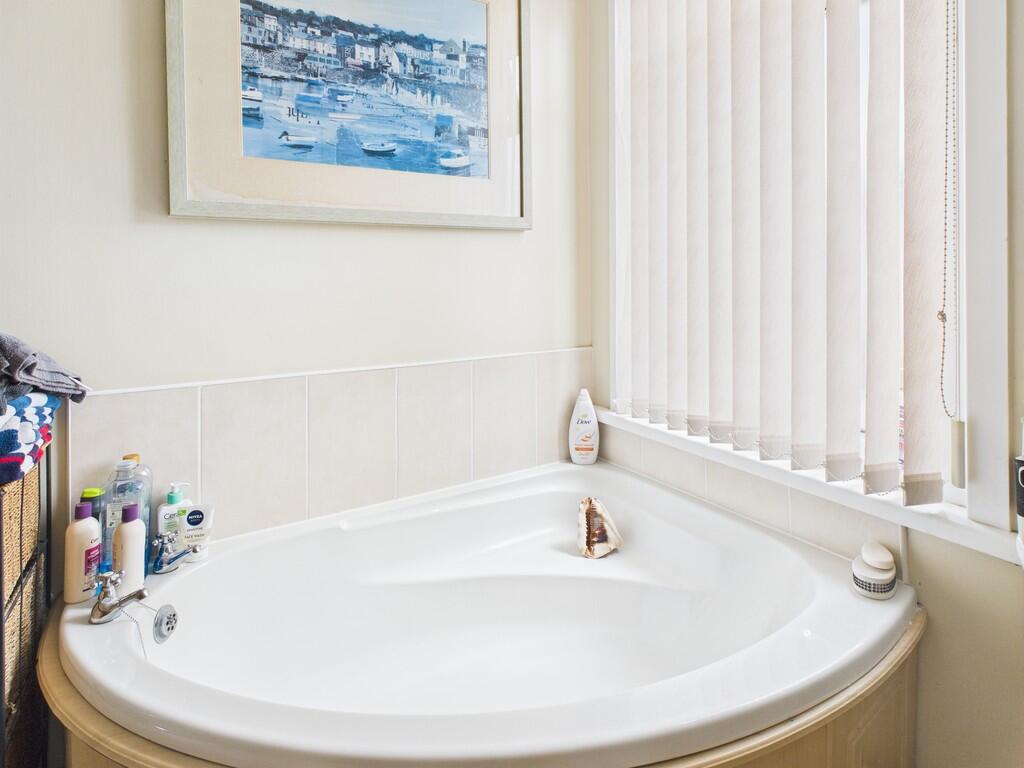 CAM05068G0-PR0040...