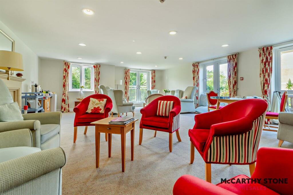 8604915-interior18-800.JPG