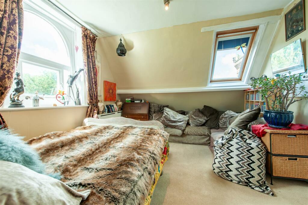 Bedroom 4.jpg