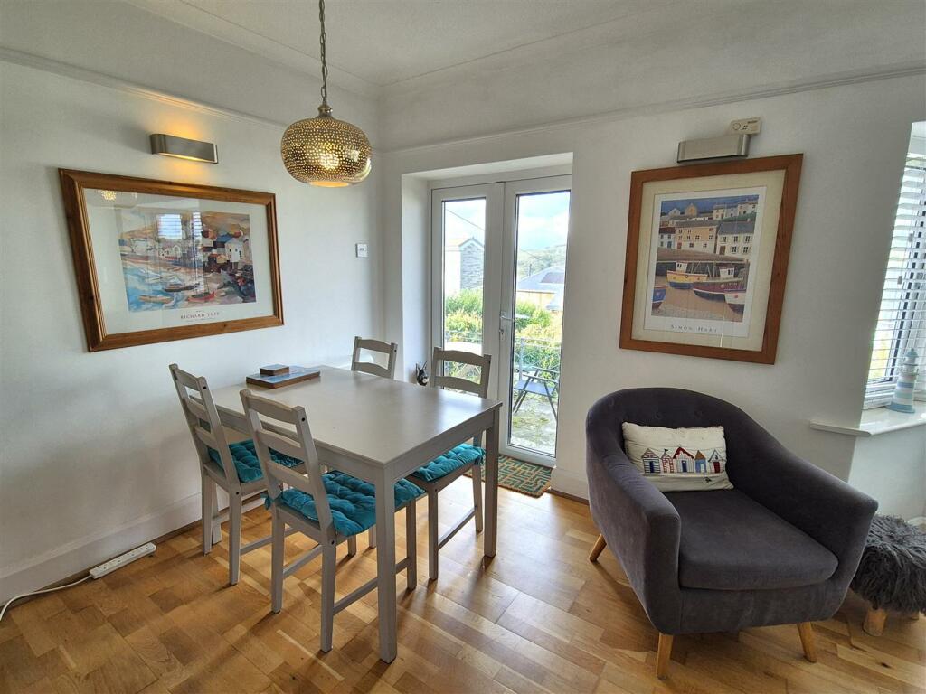 Dining area.jpg