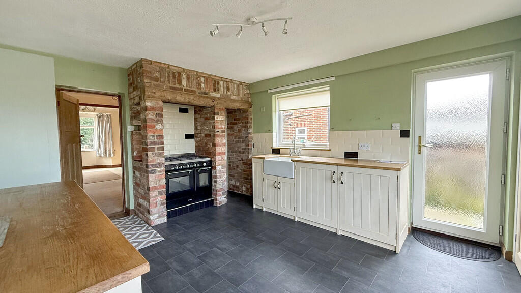 Kitchen/breakfast...