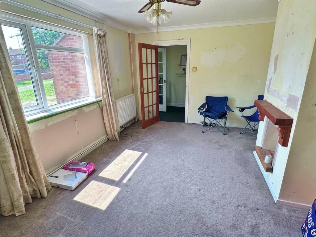 01323 438506