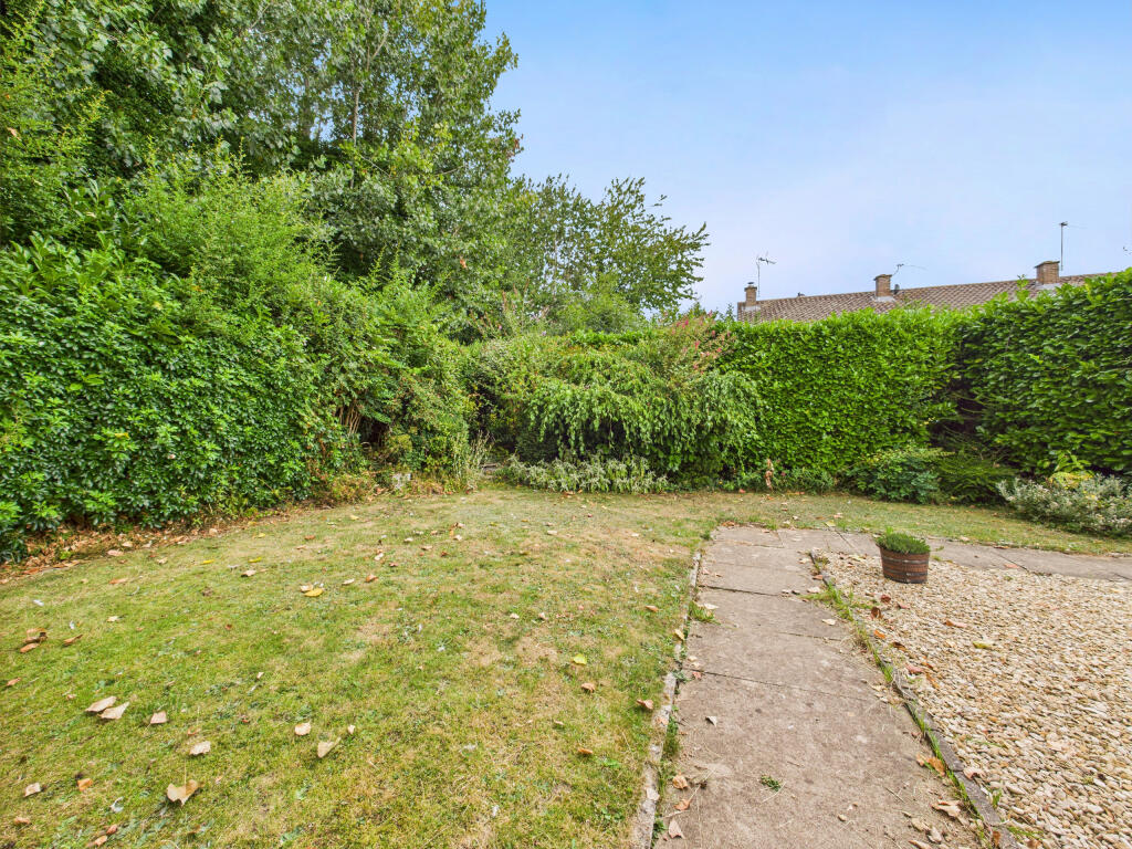 CAM01354G0-PR0566-STILL018