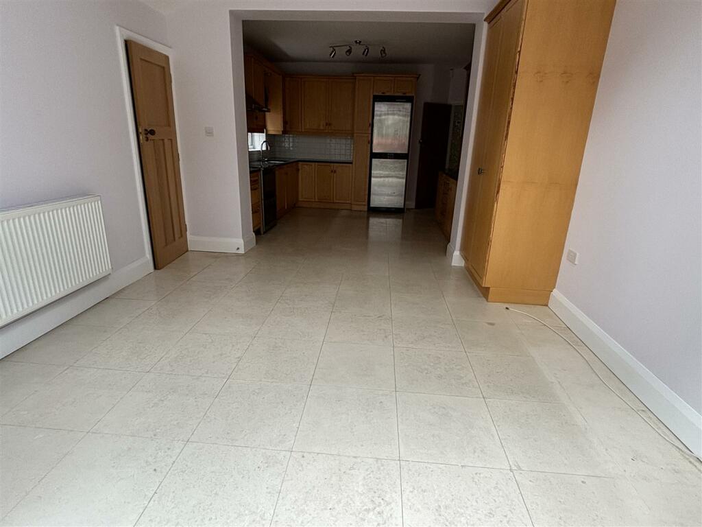 Dining kitchen