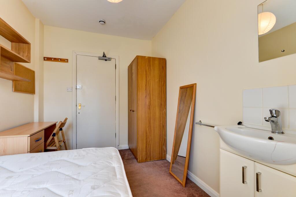 51 Elm Grove Bedroom 5