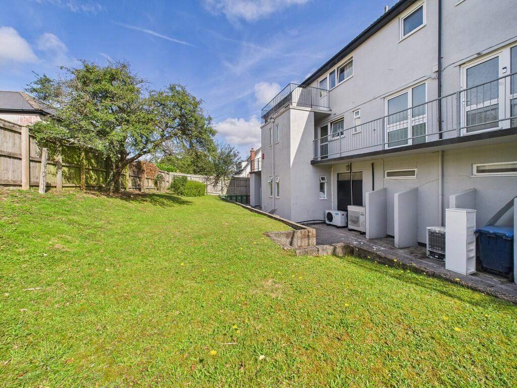 CAM02089G0-PR0562...