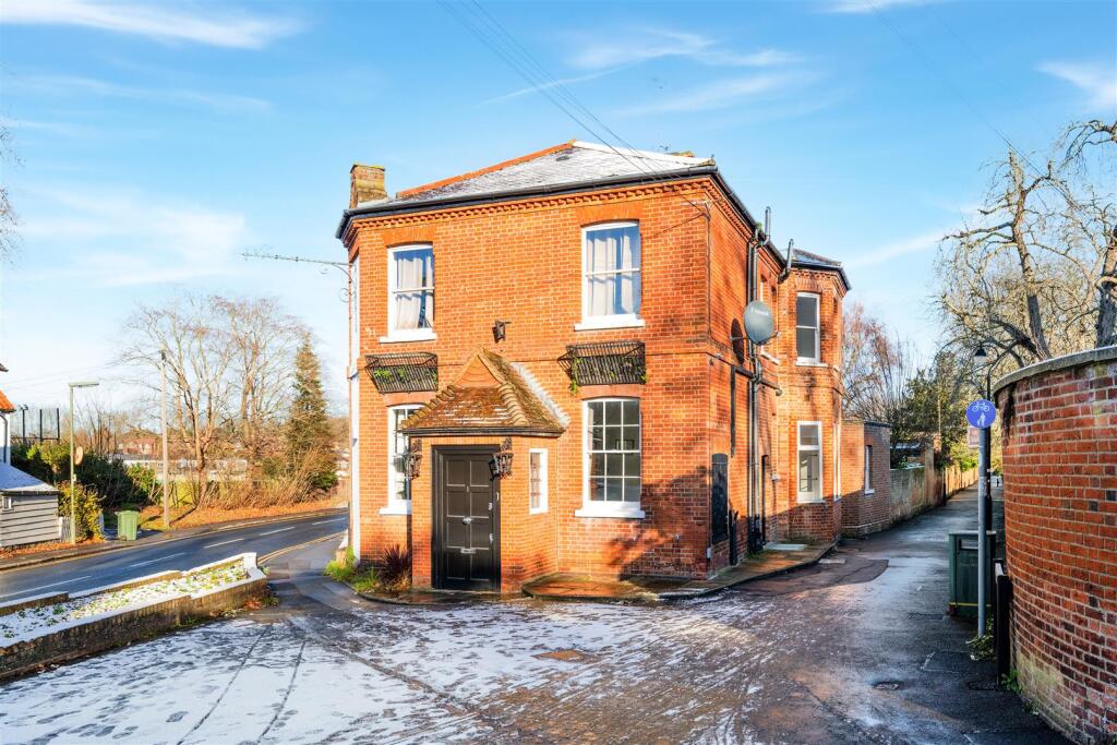 LADAS HOUSE