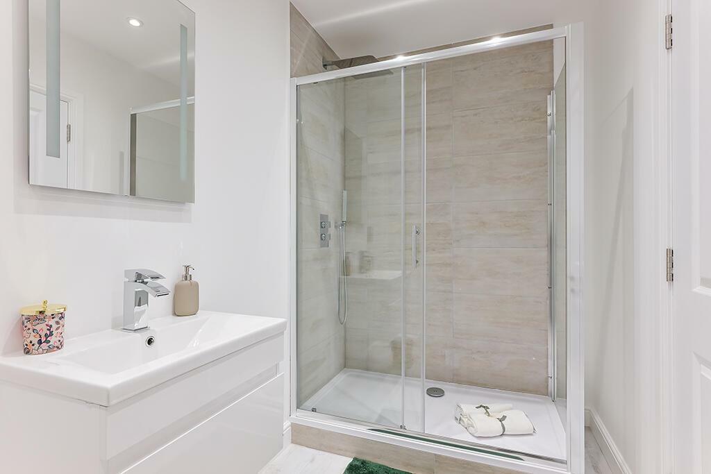 ensuite.jpeg
