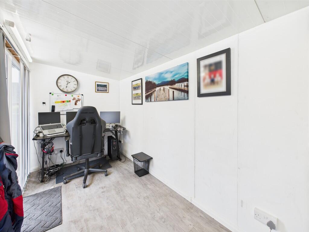 CAM02854G0-PR0385...