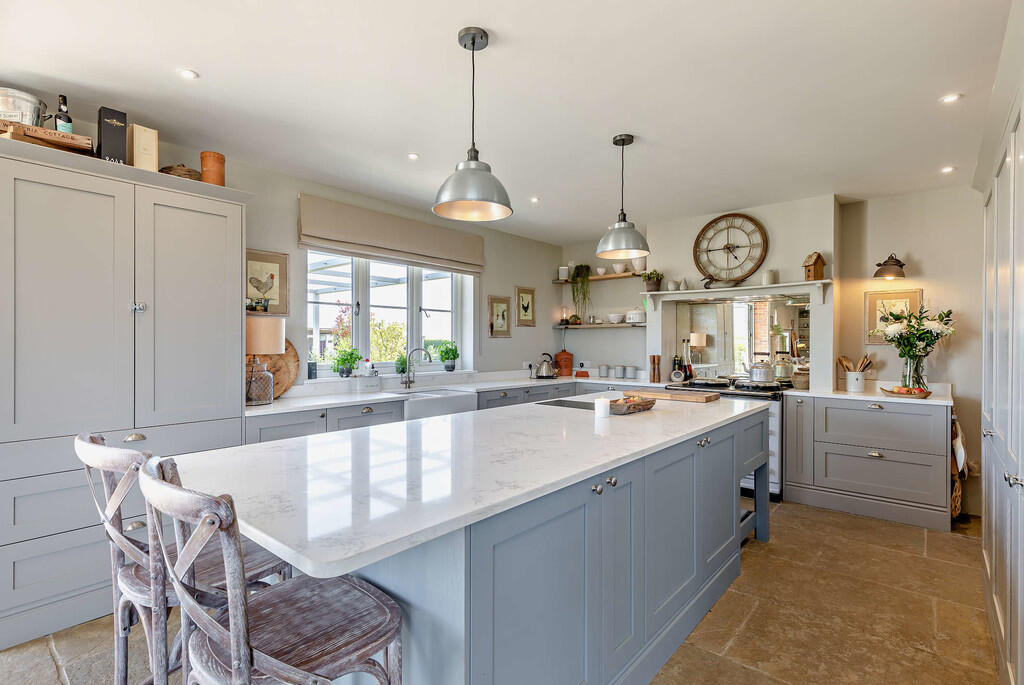 8644635-interior1...