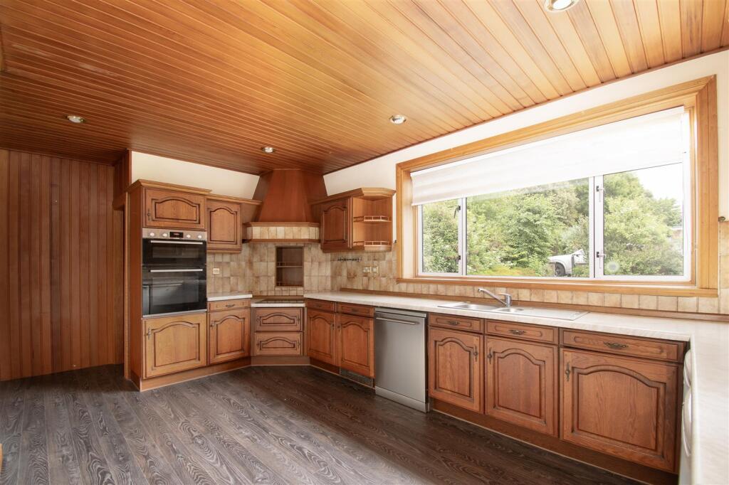 kitchen (1).jpg