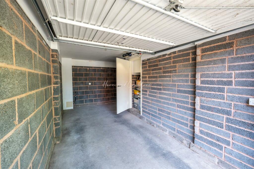 Doe Close, Penylan, HernCrabtree (7).jpg