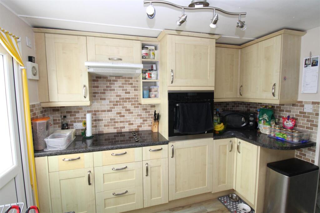 Kitchen.JPG