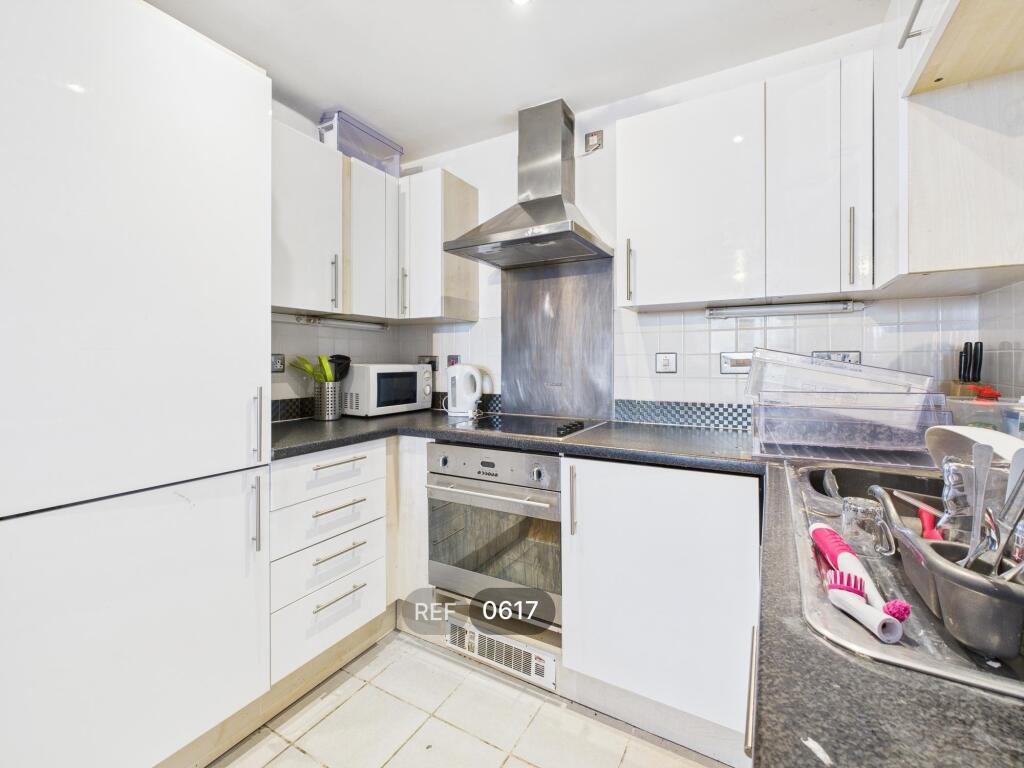 Kitchen &amp; Living area