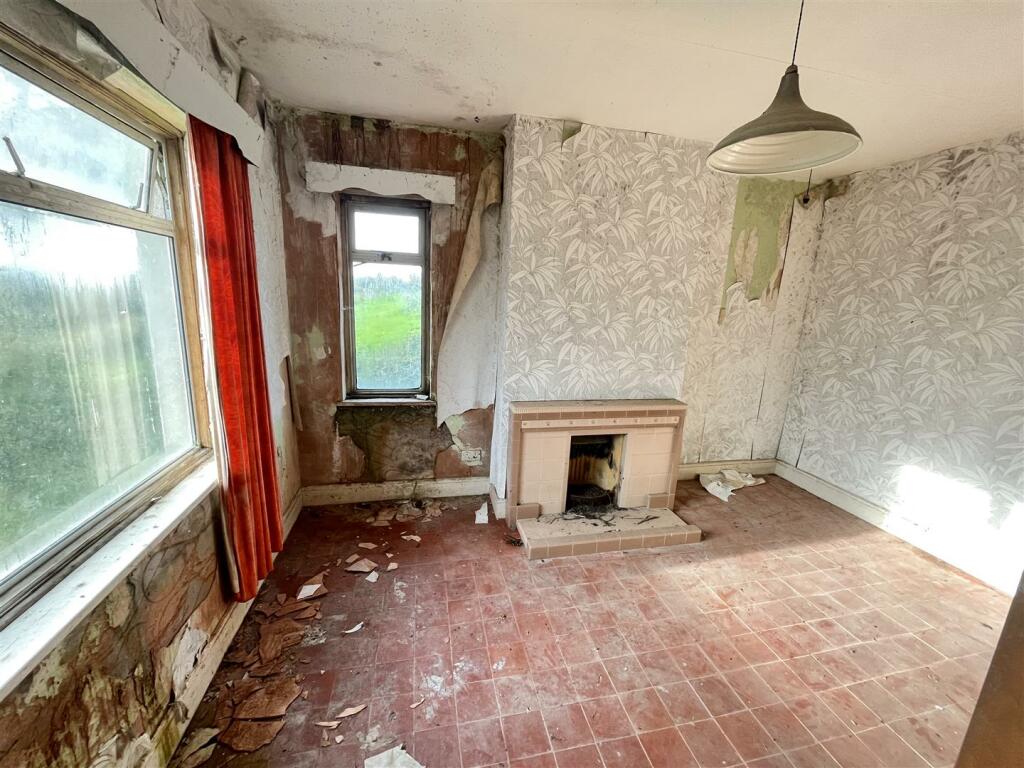 SITTING ROOM/RECEPTION ROOM 2