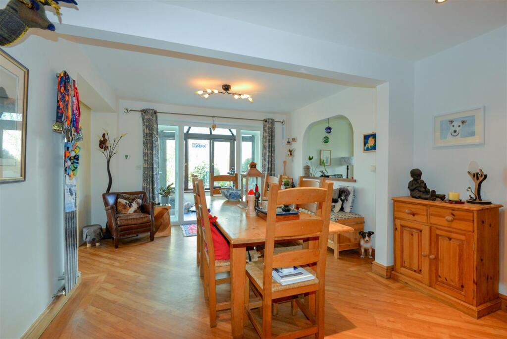 Dining Room 2.jpg