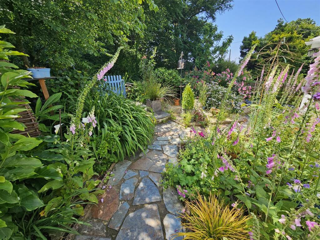 Front Garden.jpg