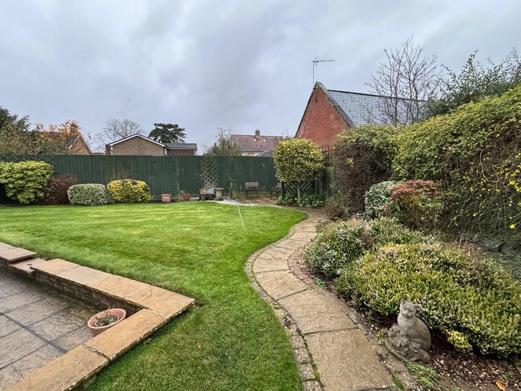 REAR GARDEN 2
