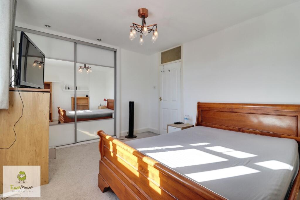 Main bedroom - EweMove Cannock