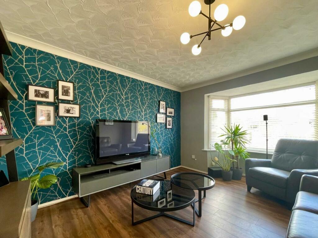 LulworthCres24lnge1.jpg