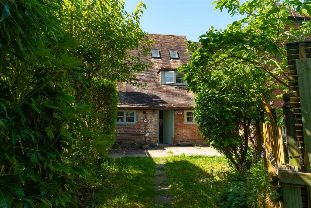 Abbey Gate Cottages, Sandling29.jpg