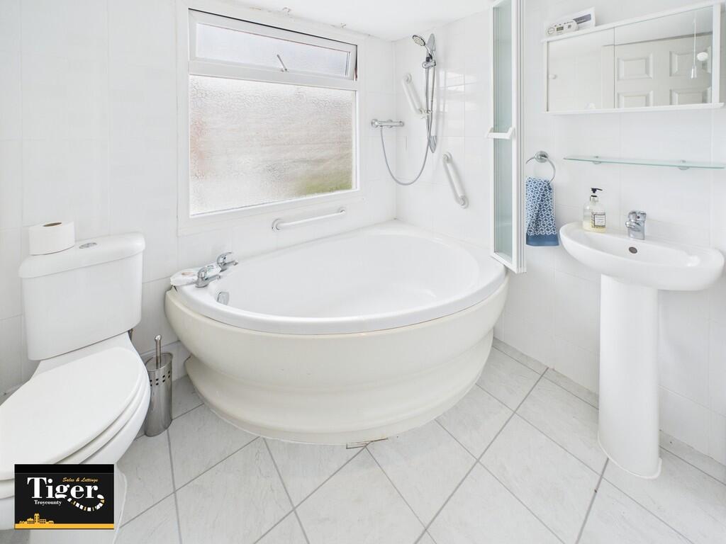 CAM02176G0-PR0662...