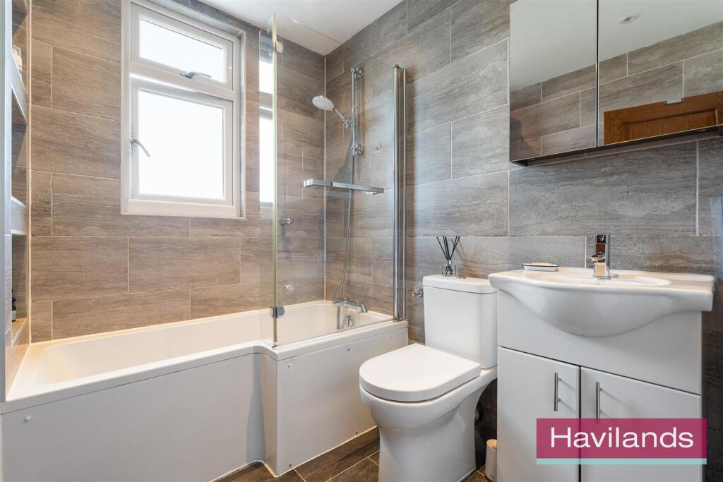 Oaktree Avenue-5.jpg