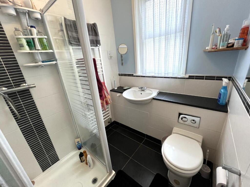 Shower Room.JPG