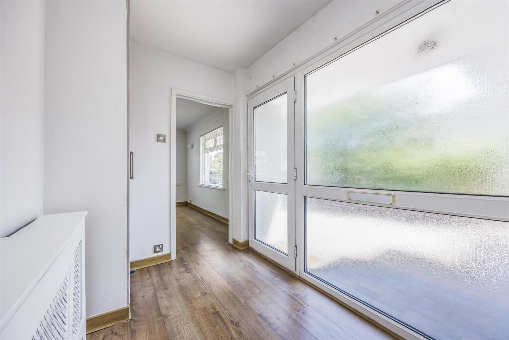 18 Warren Close, Hayling Island-PorticoMarketing-A