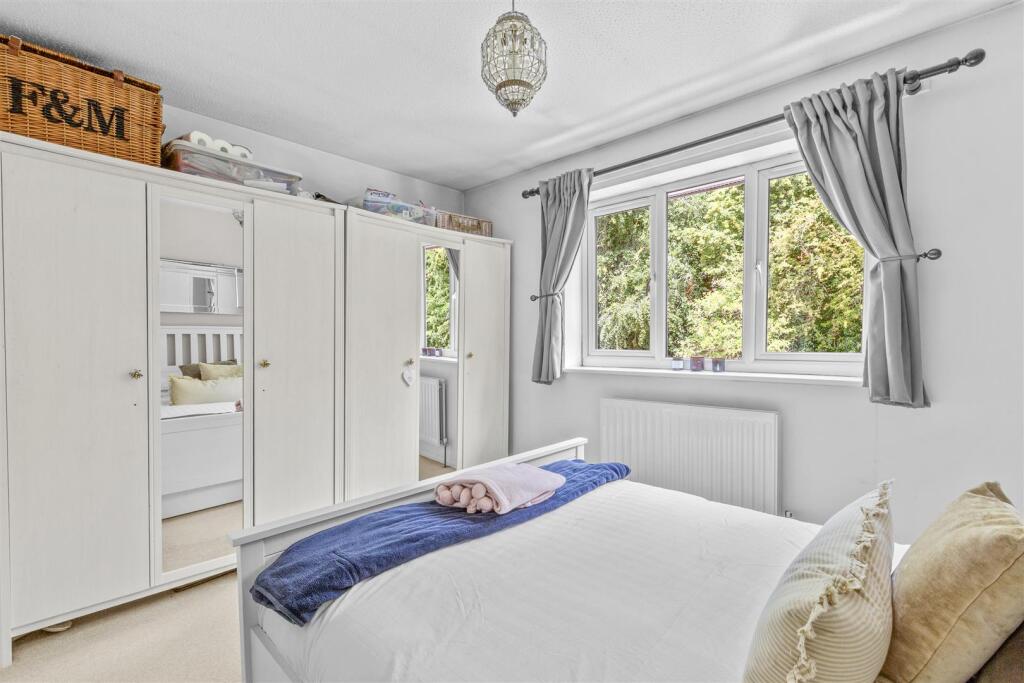 20 Boughton Way, HP6 6PU-4.jpg