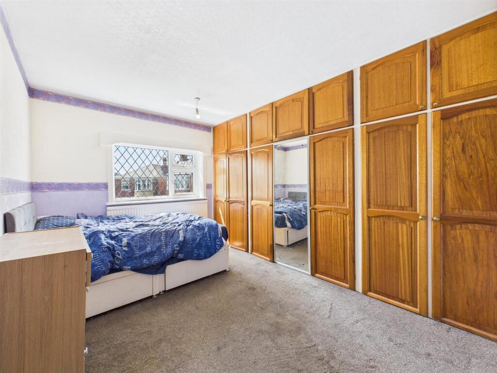 Bedroom: