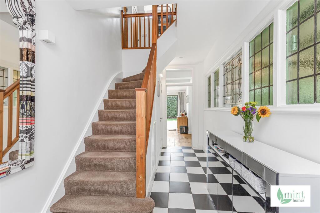 437__Woodham_Lane__Addlestone__Surrey__KT15_3QG11.