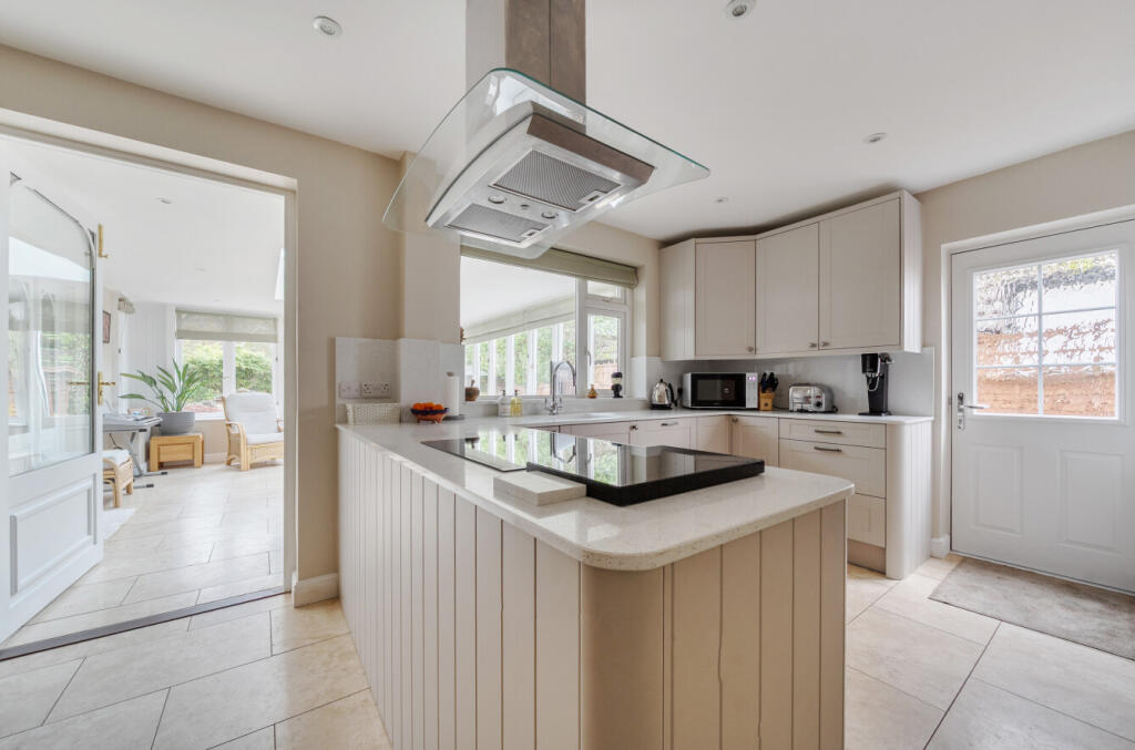 1380427-21-691383...