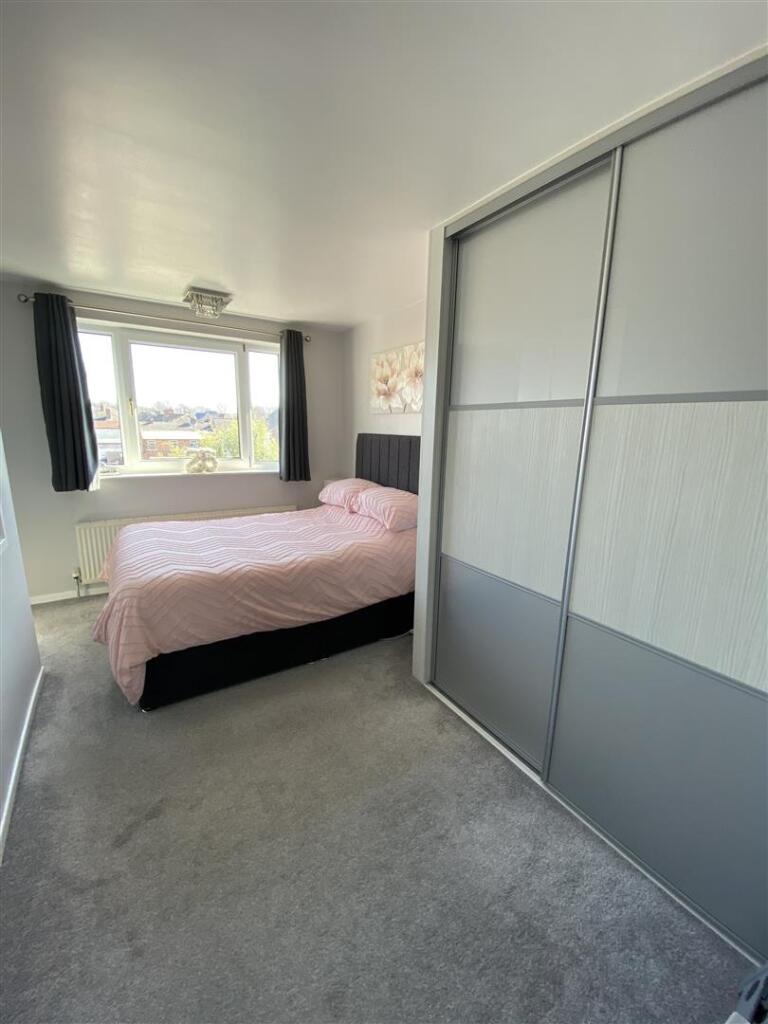 Bedroom no.1 rear double: