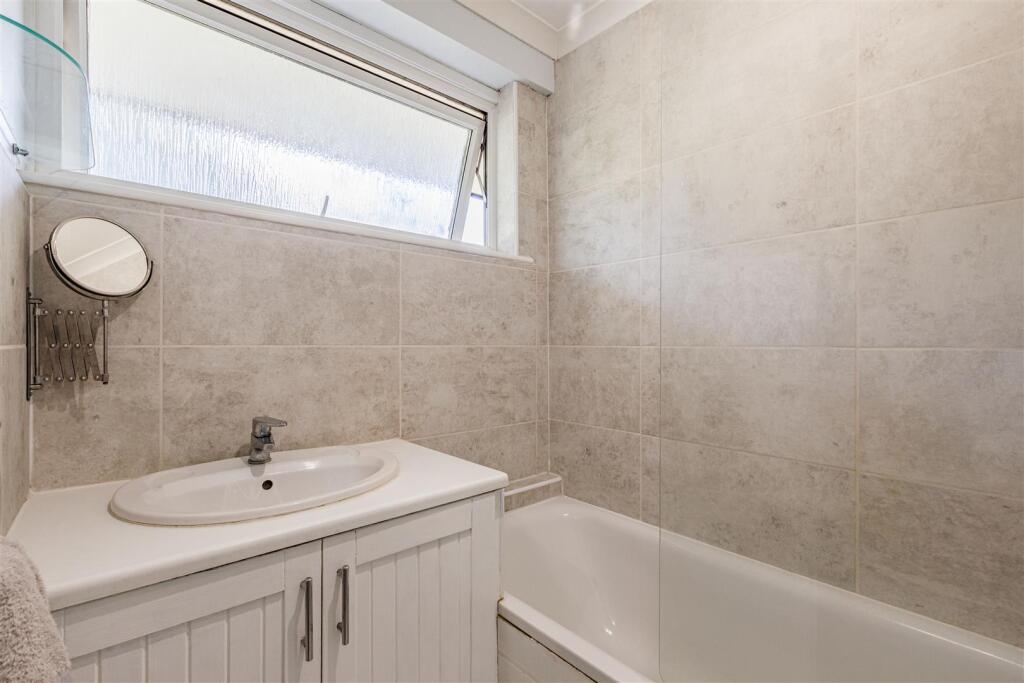 New Court, KT15 2EE - 3.jpg