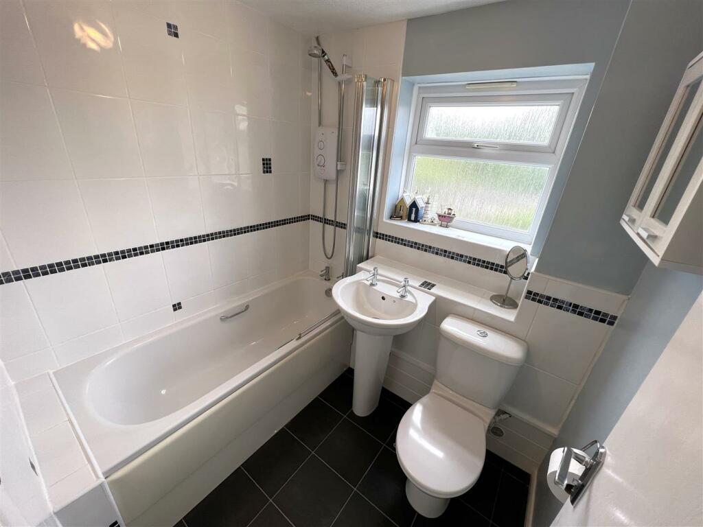 Bathroom.JPG