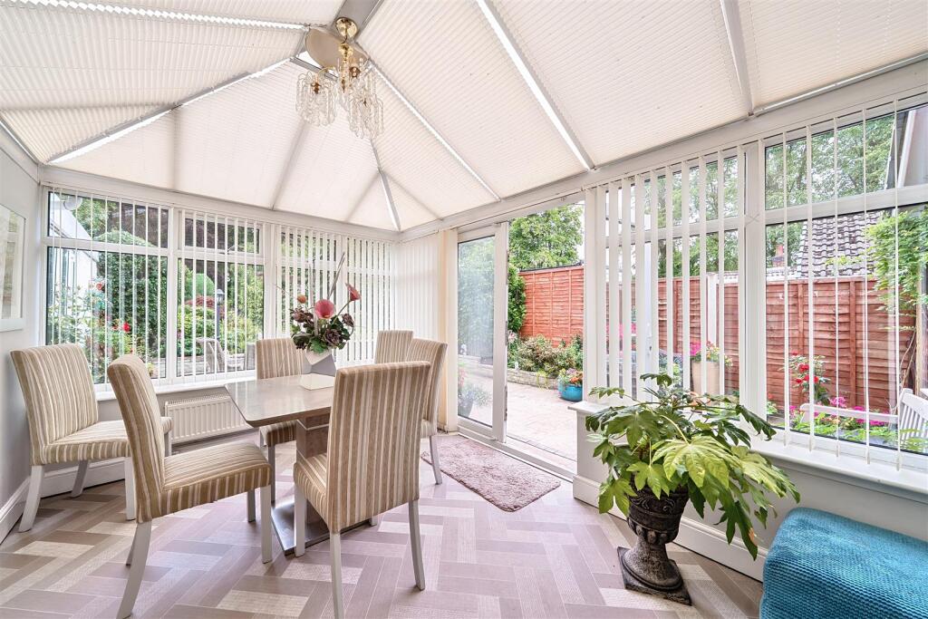 38 Bath Lane, Moira