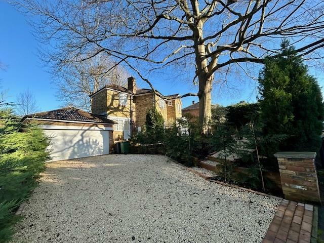 1 Devonshire Drive driveway.jpg