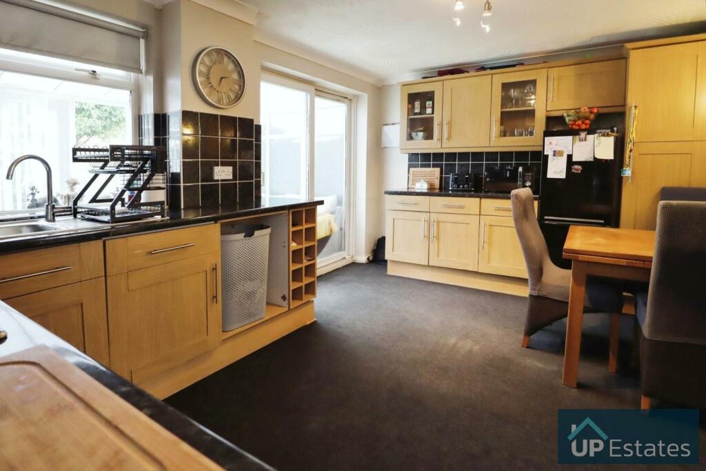 KITCHEN/ DINER