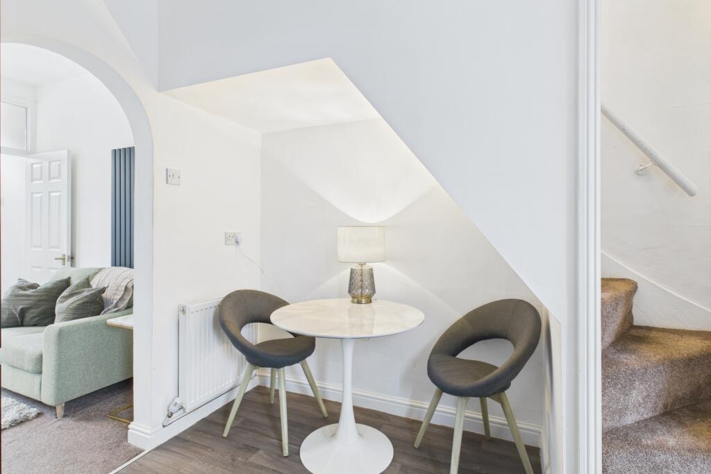 CAM03162G0-PR0296-STILL009