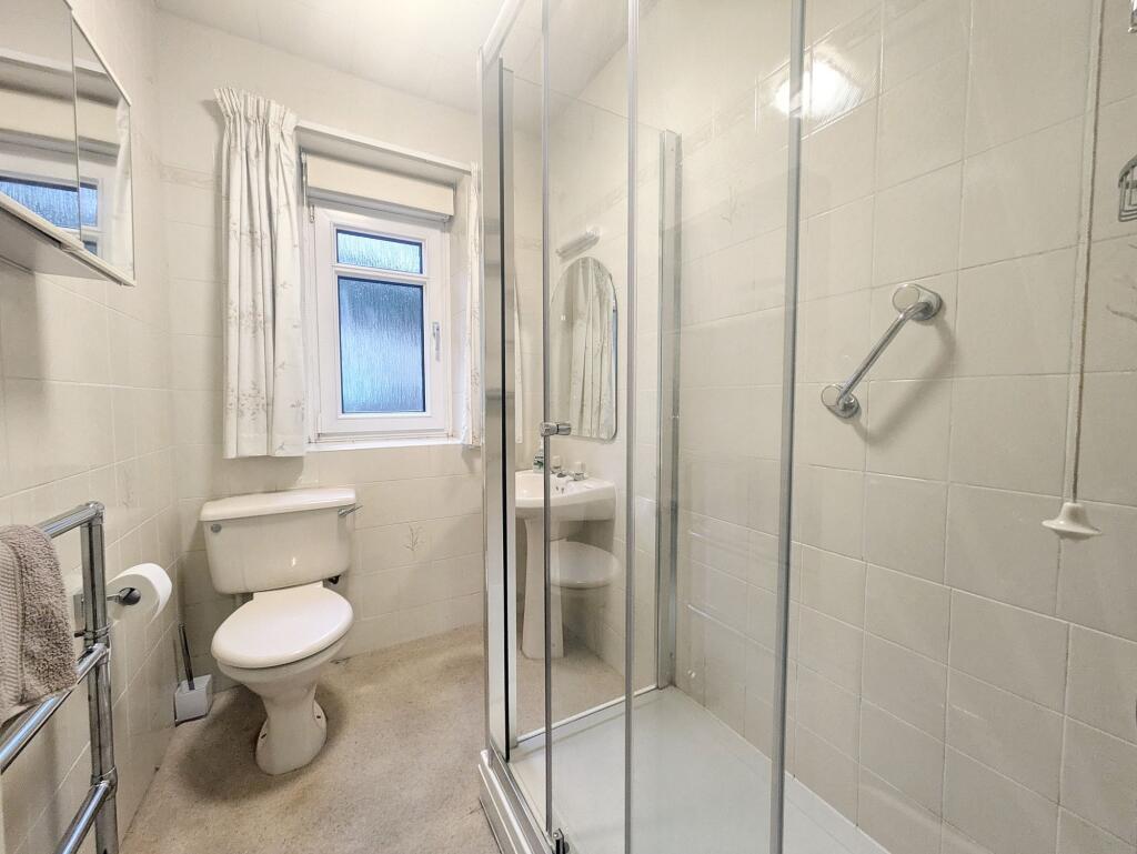 SHOWER ROOM