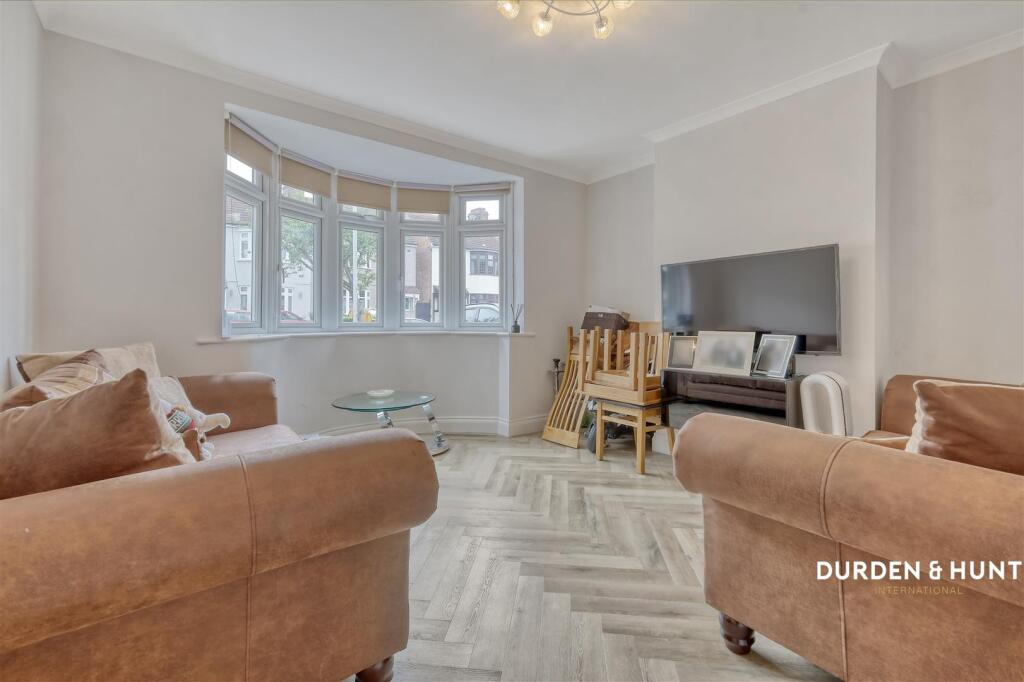 Lyndhurst Drive