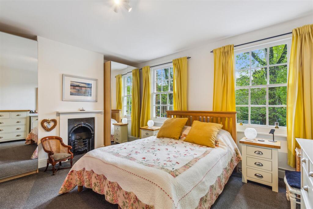 Sutherland Road, W4 - FOR SALE