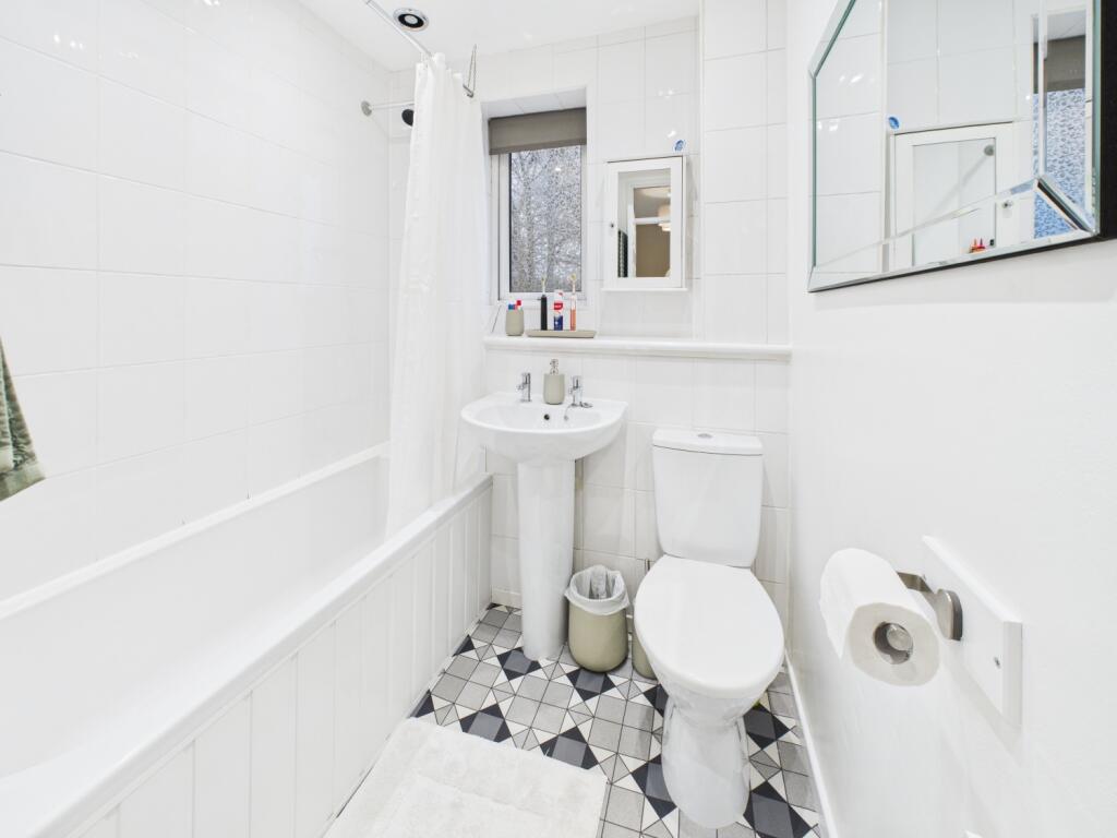 CAM02093G0-PR0062-STILL008